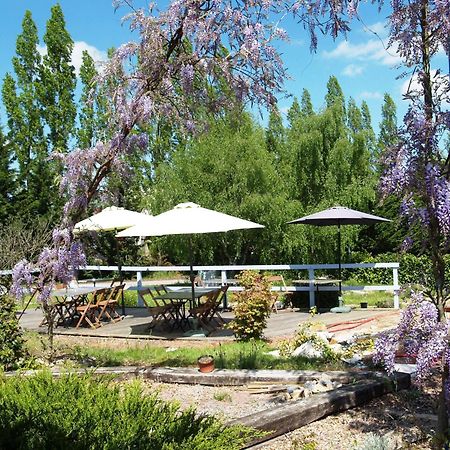 Hotel Au Relais Des Lilas Parthenay Esterno foto