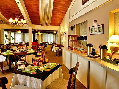 Hotel Au Relais Des Lilas Parthenay Esterno foto