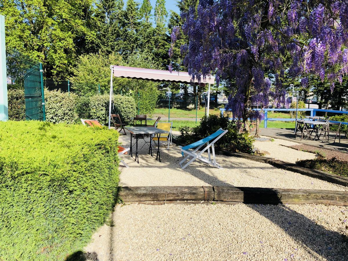 Hotel Au Relais Des Lilas Parthenay Esterno foto