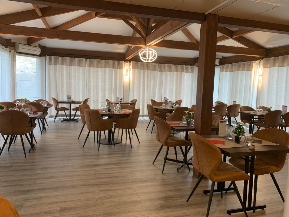 Hotel Au Relais Des Lilas Parthenay Esterno foto